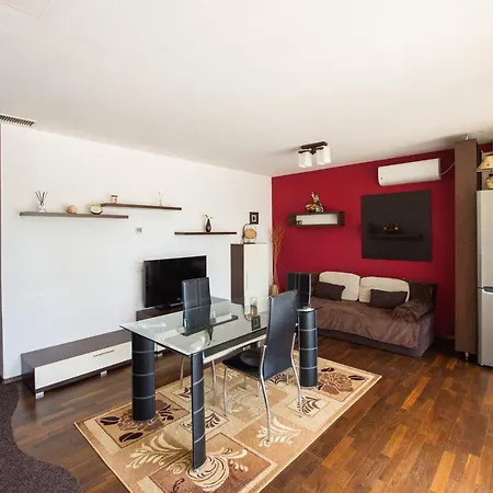 Coralia Luna Park Apartment Mamaia